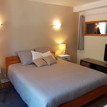 Proche Chaine Des Puys, Sdb Privee, Kitchenette בית אירוח *