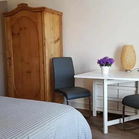 Proche Chaine Des Puys, Sdb Privee, Kitchenette בית אירוח